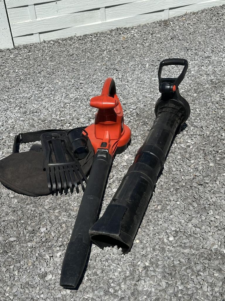Black & Decker bladblazer en zuiger, Tuin en Terras, Ophalen, Met opvangzak, Ruggedragen, Elektrisch
