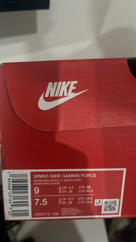 Nike gamma force taille 40.5 couleur white/ green., Ophalen, Nieuw