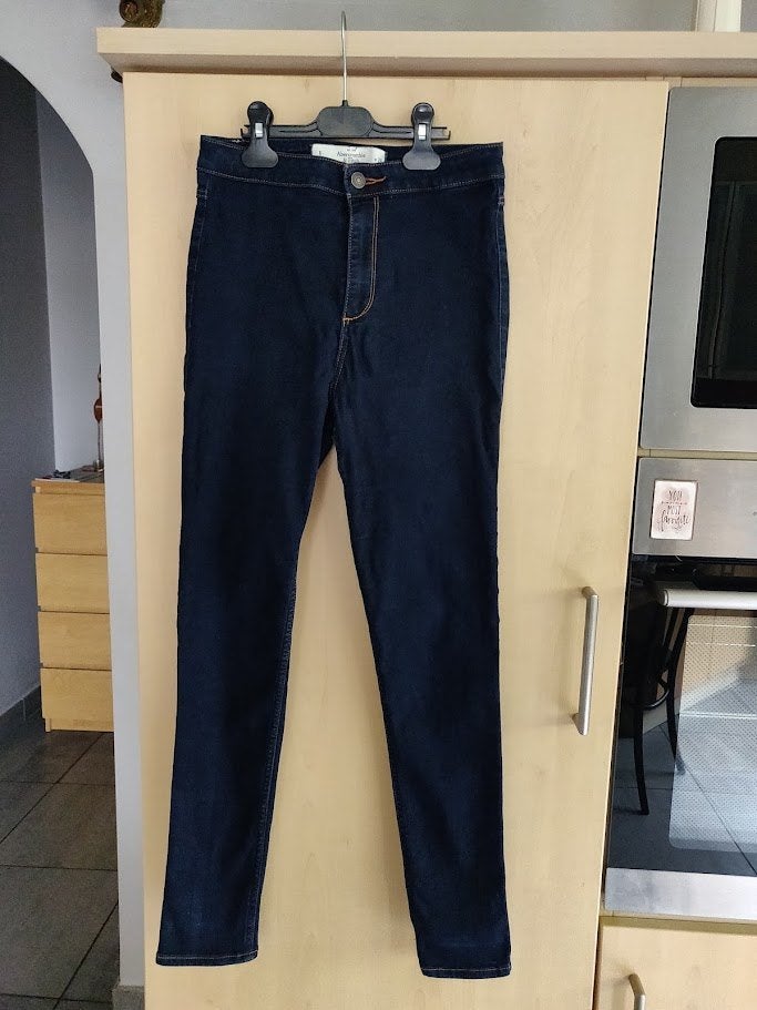 Jeansbroek ABERCROMBIE & FITCH. maat W28. Meisje., Broek, Meisje, Ophalen of Verzenden, Zo goed als nieuw
