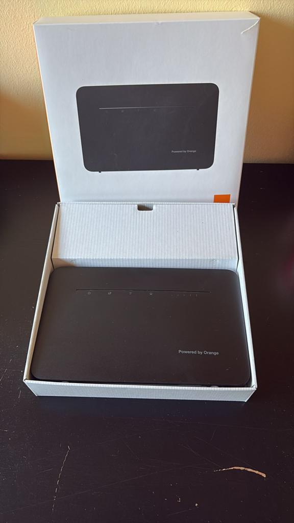 Flybox 4G+ Orange à vendre – état quasi neuf, Computers en Software, Overige Computers en Software, Zo goed als nieuw, Ophalen