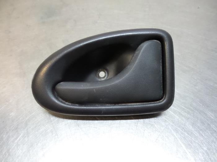 Poignée portière 2portes droite d'un Renault Master (Maste, Renault, -, Utilisé, -
