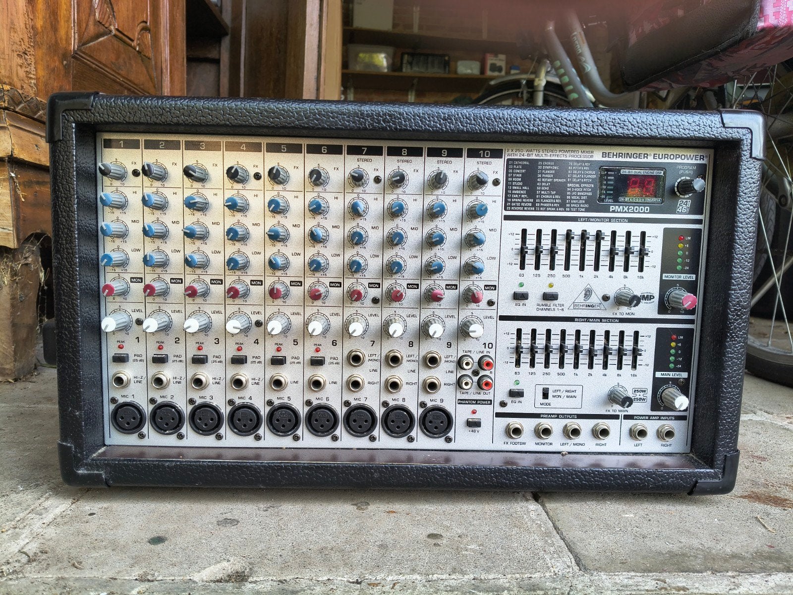 Behringer Europower PMX2000 Powermixer, Muziek en Instrumenten, Ophalen of Verzenden