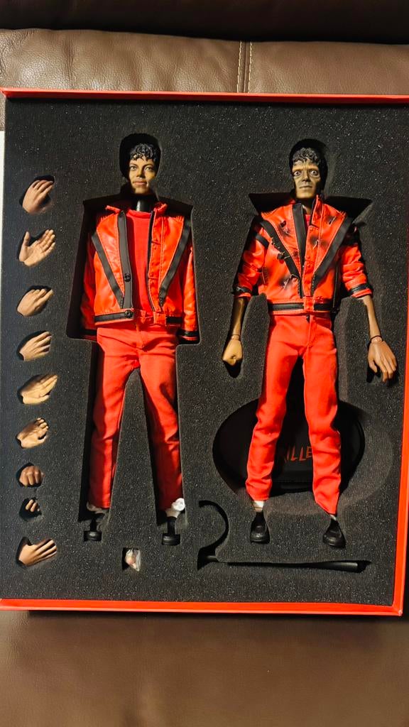 Hot Toys Michael Jackson Thriller + vitrine LED, Enlèvement