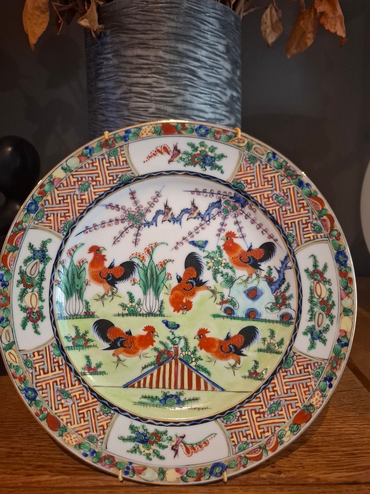 Chinees porseleinen bord 5 hanen met rode kuif, Ophalen