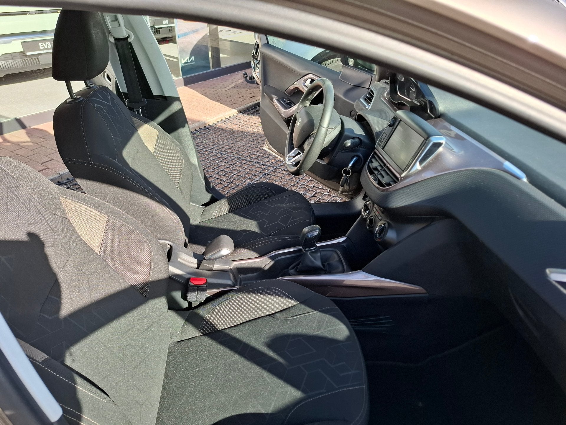 Peugeot 2008 Occasie (bj 2014), Euro 5, Stof, Gebruikt, Zwart
