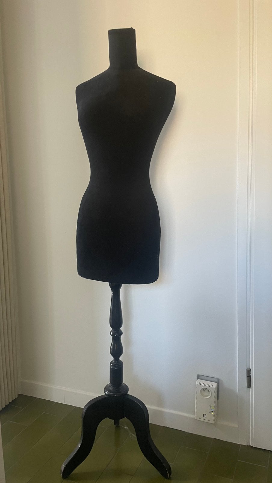 Mannequin avec socle en bois, Enlèvement, Comme neuf, Mannequin