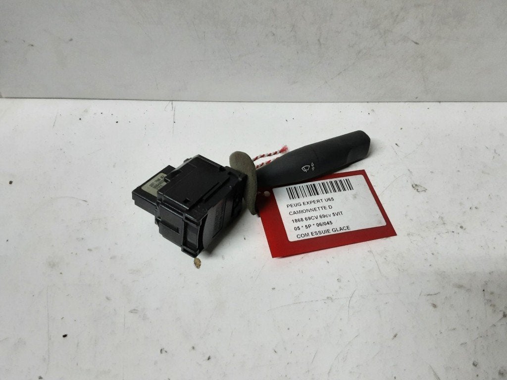 COMMODO ESSUIE-GLACE Expert (222 / 224) (96049596ZL), Kontakt-peugeot@peugeot.com, Utilisé, Peugeot Deutschland GmbH, Bahnhofsplatz
65423  Rüsselsheim, DE