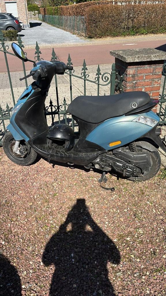 Scooter piaggio 25 km, Fietsen en Brommers, Scooters | Piaggio, Ophalen
