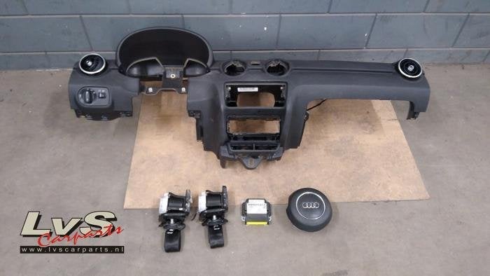 Kit airbag + tableau de bord d'un Audi A1, -, 3 mois de garantie, Audi, Utilisé