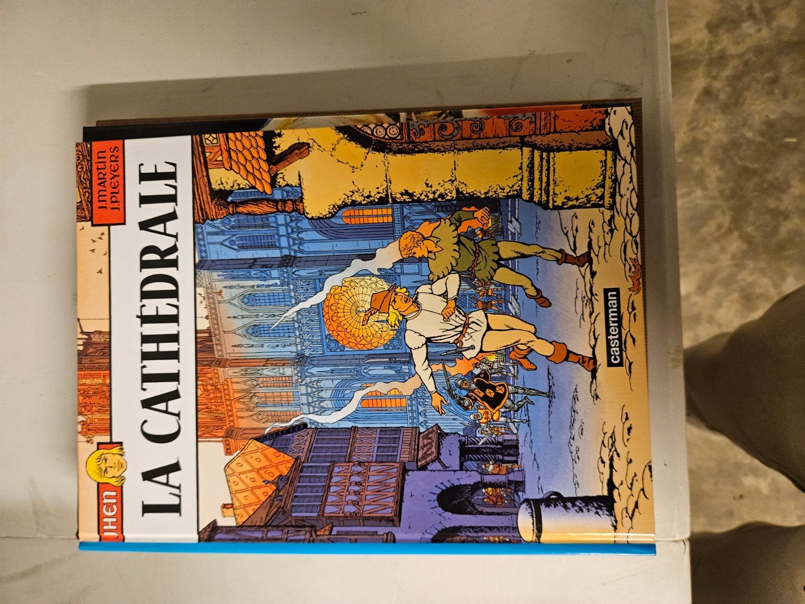 La cathédrale, Enlèvement
