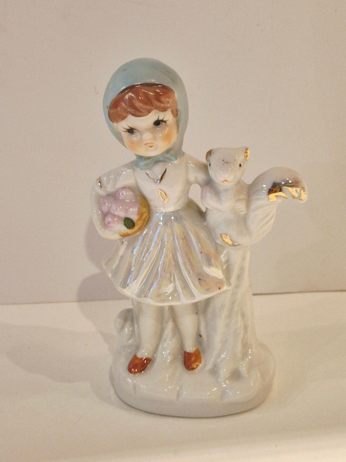 Vintage porseleinen beeldje meisje met eekhoorn – lusterglaz, Enlèvement ou Envoi