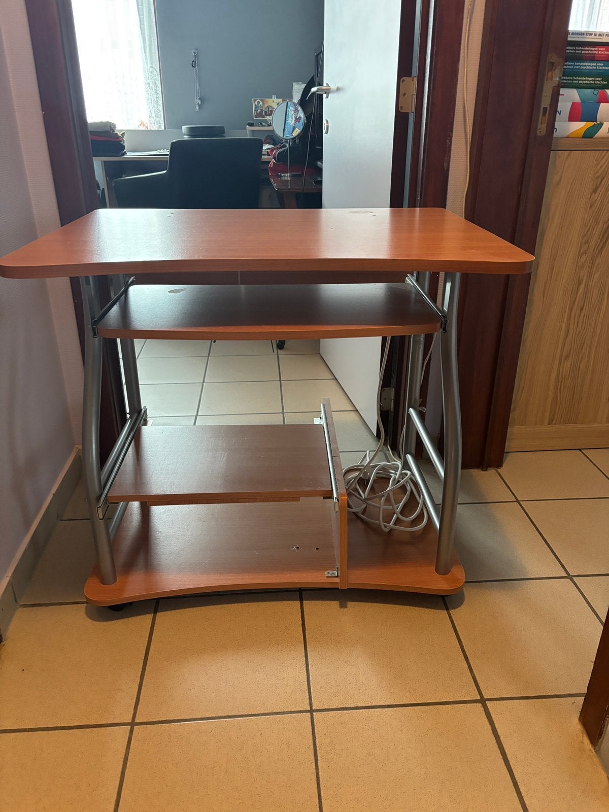 Computer-bureau, hout, 60x80x76 met verlengkabel, Ophalen, Zo goed als nieuw, 40 tot 80 cm, 70 tot 120 cm