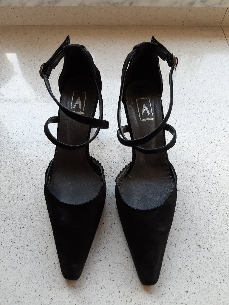 Chaussures/escarpins 'Alexandra' en daim noir - P. 38, Vêtements | Femmes, Enlèvement ou Envoi, Escarpins, Comme neuf, Alexandra