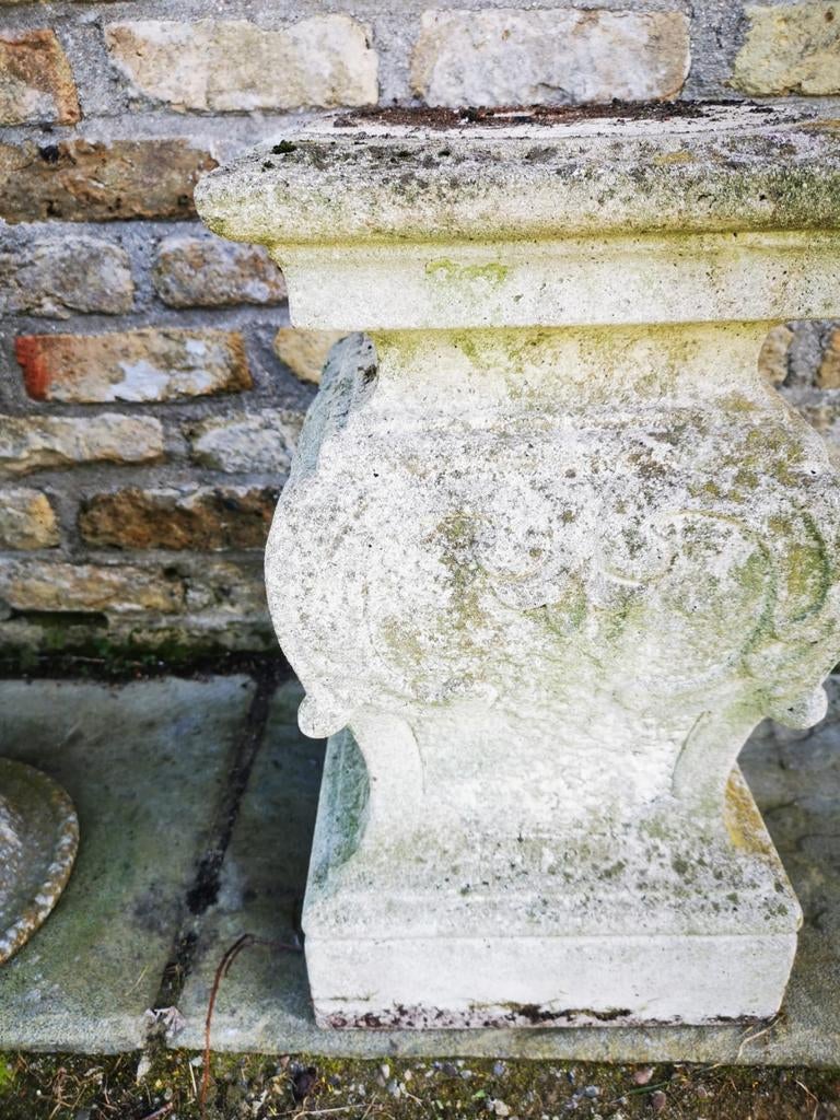 Witstenen antieke sokkel, Ophalen