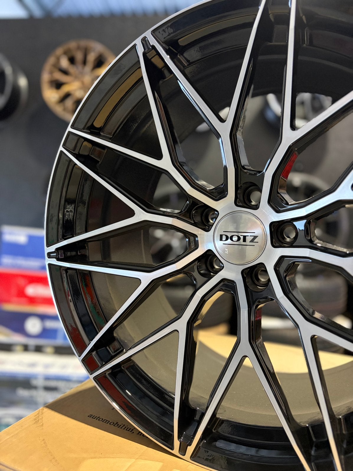 20” dotz suzuka gloss black/polished front, Ophalen