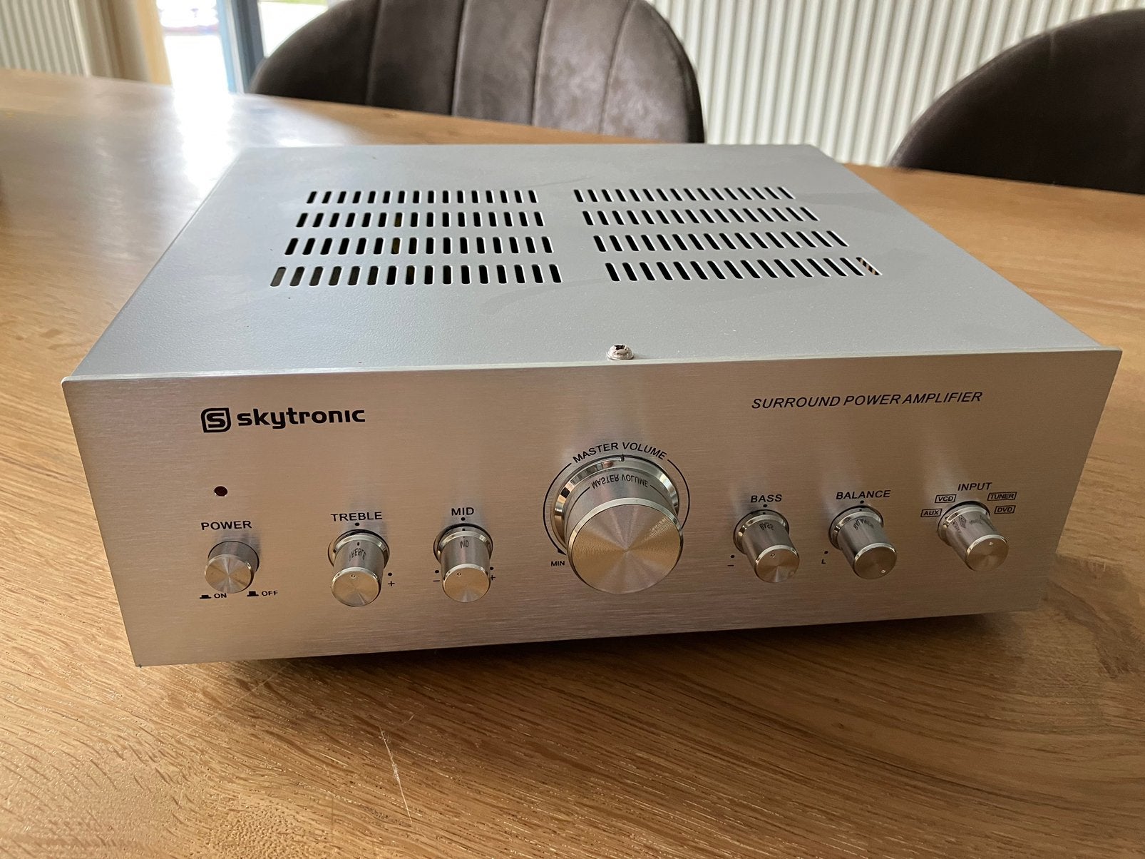 Skytronic versterker, Ophalen, Zo goed als nieuw