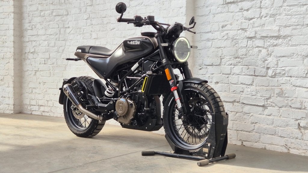 Husqvarna Black Pilen 401 A2 2023 Euro5 Arrow @motomobilia, Entreprise, Occasion, ABS, Permis Moto A2 minimum