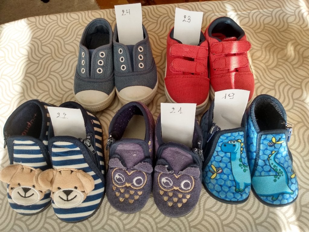 Pantoufles/baskets pour enfants, Enfants & Bébés, Produits pour enfants, Enlèvement ou Envoi, Utilisé