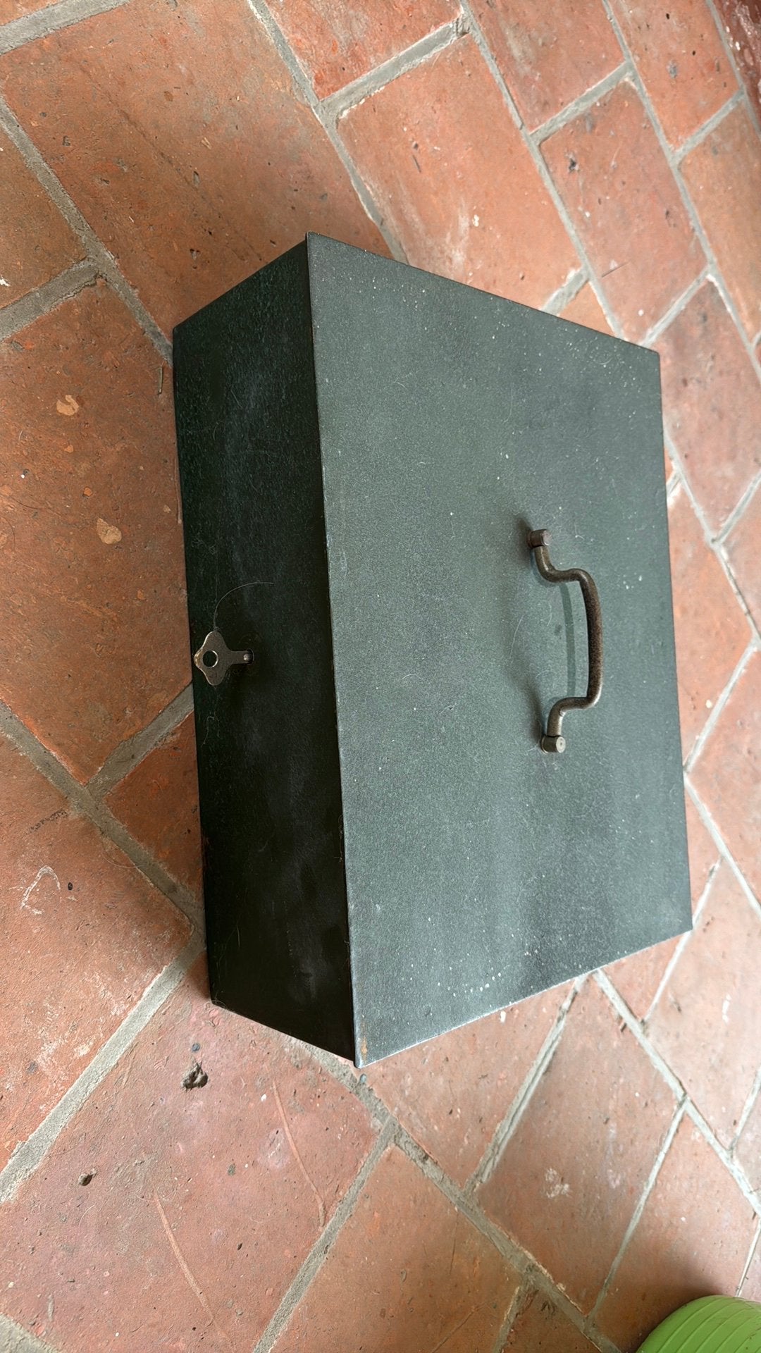 Coffre metal avec clé, Maison & Meubles, Enlèvement, Utilisé, Métal