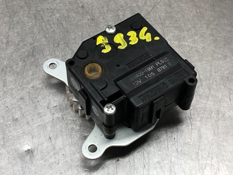 ACTIONNEUR MOTEUR VOLET CHAUFFAGE RAV4 (A4) (|0638001991|), Utilisé, Toyota