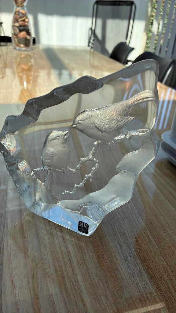 Kristal kunstwerk 2 vogeltjes op een tak Mats Jonasson, Antiek en Kunst, Ophalen