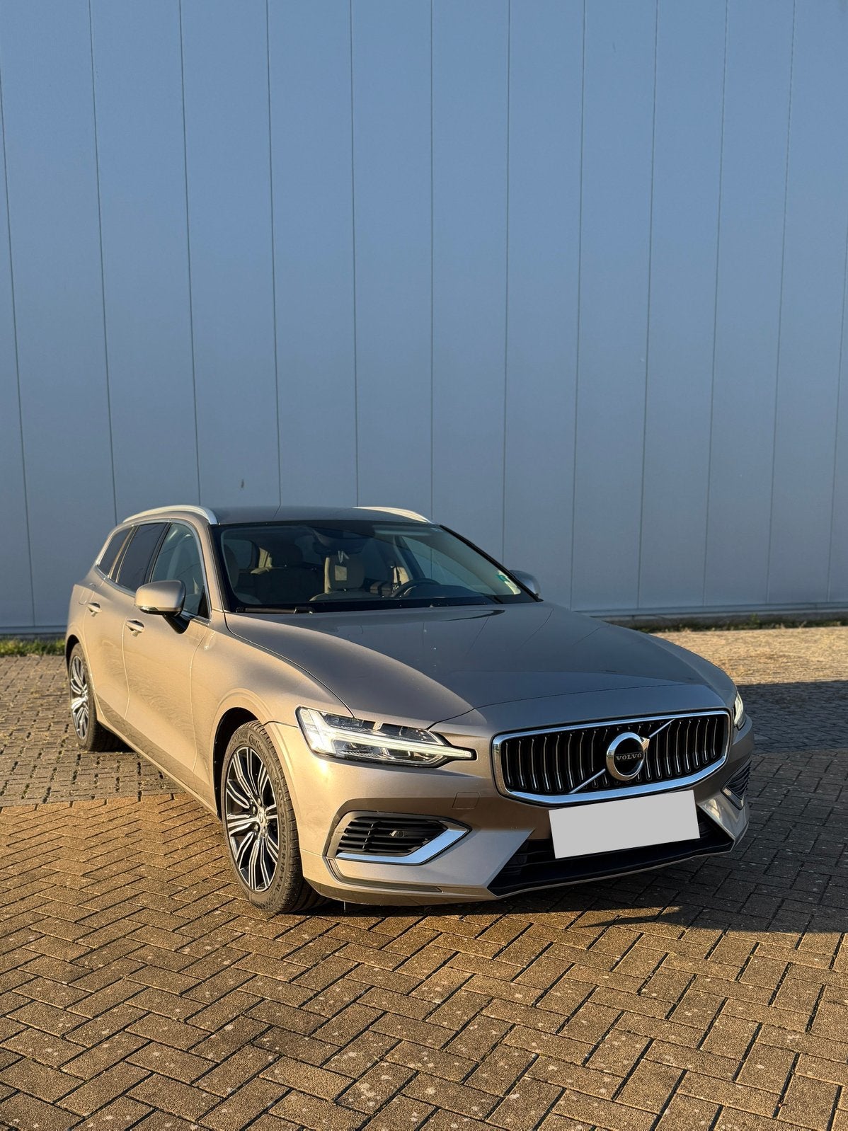 Volvo V60 T6 Plug-in Hybrid Inscription AWD, Autos, Cuir, Argent ou Gris, Achat, Entreprise