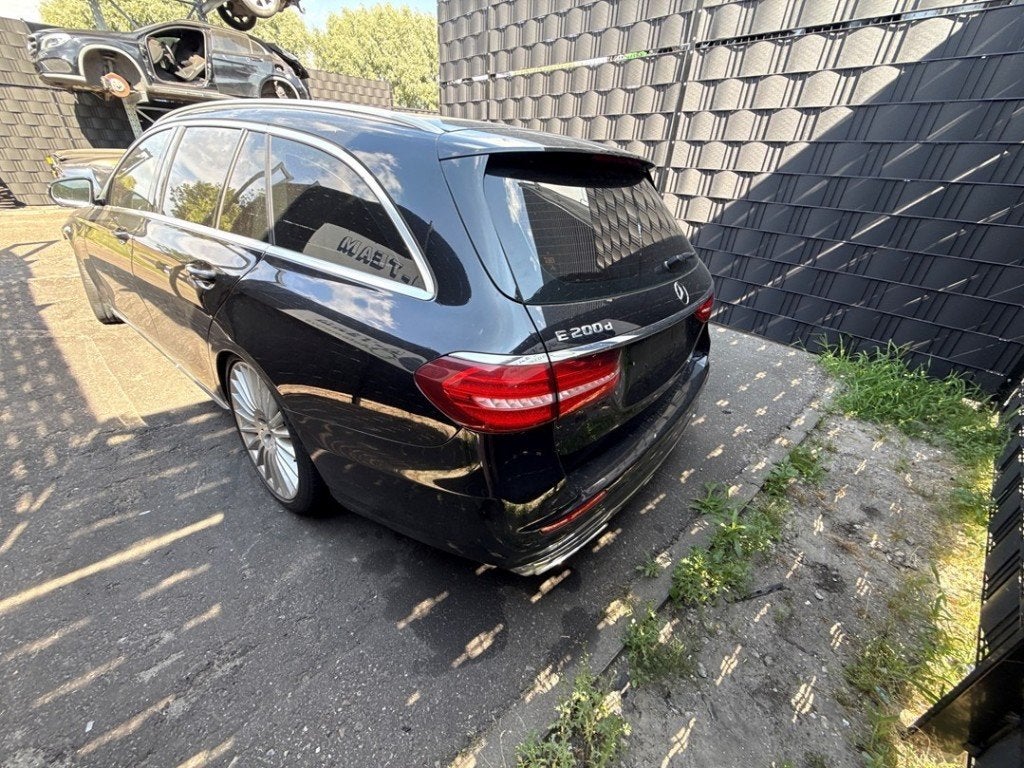 PARE-CHOCS ARRIÈRE E Estate (S213) (|A2138852525|), Pare-chocs, Mercedes-Benz, Utilisé, Dialog.mb@mercedes-benz.com