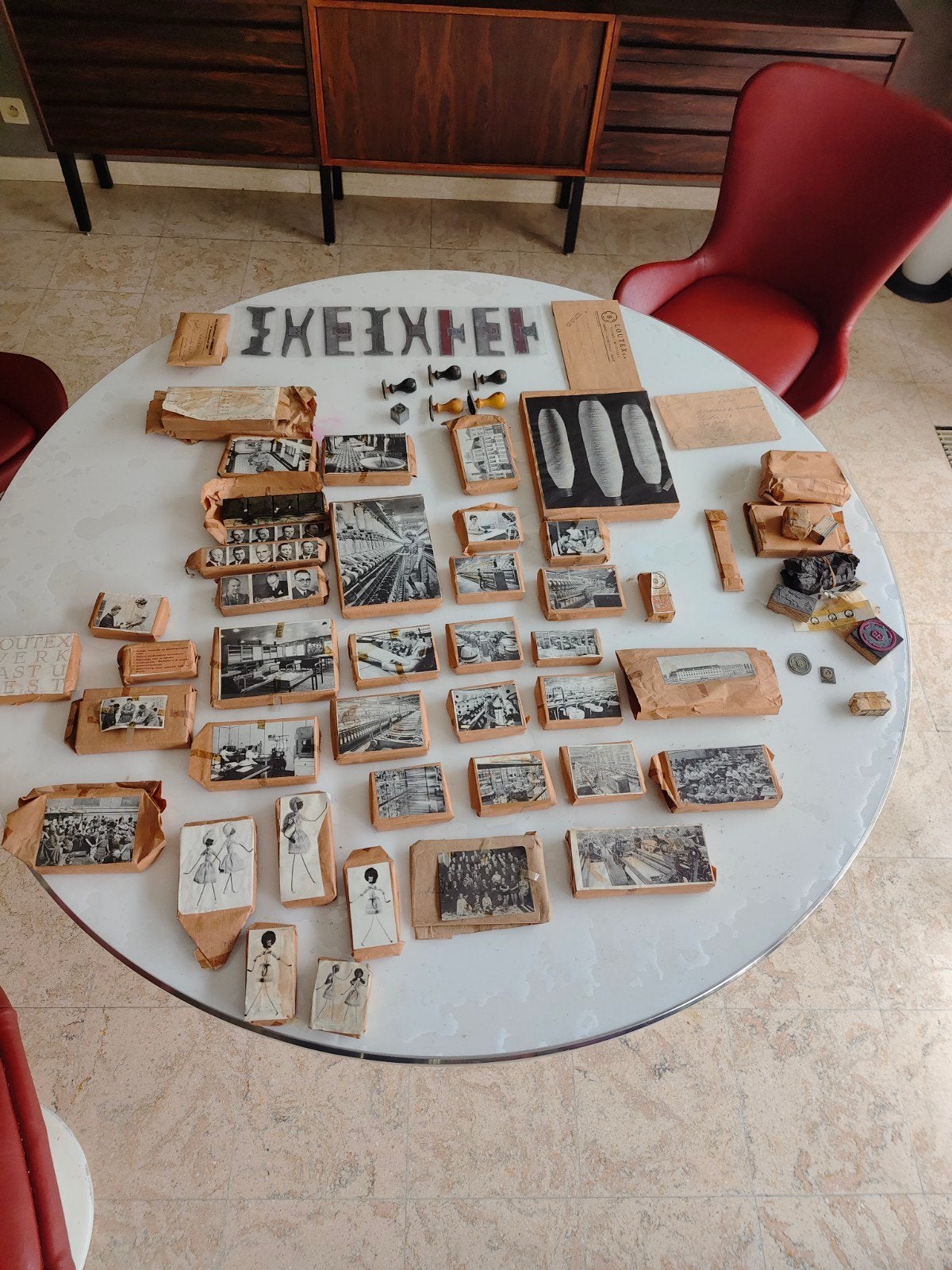 Archives historiques uniques de l'entreprise | Loutex S.A. G, Enlèvement