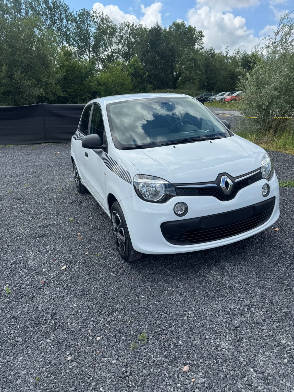 Renault twingo 1.0 benzine bj2016 km60780 1jaar garantie, Auto's, Renault, Twingo, Euro 6, Emergency brake assist, Bedrijf
