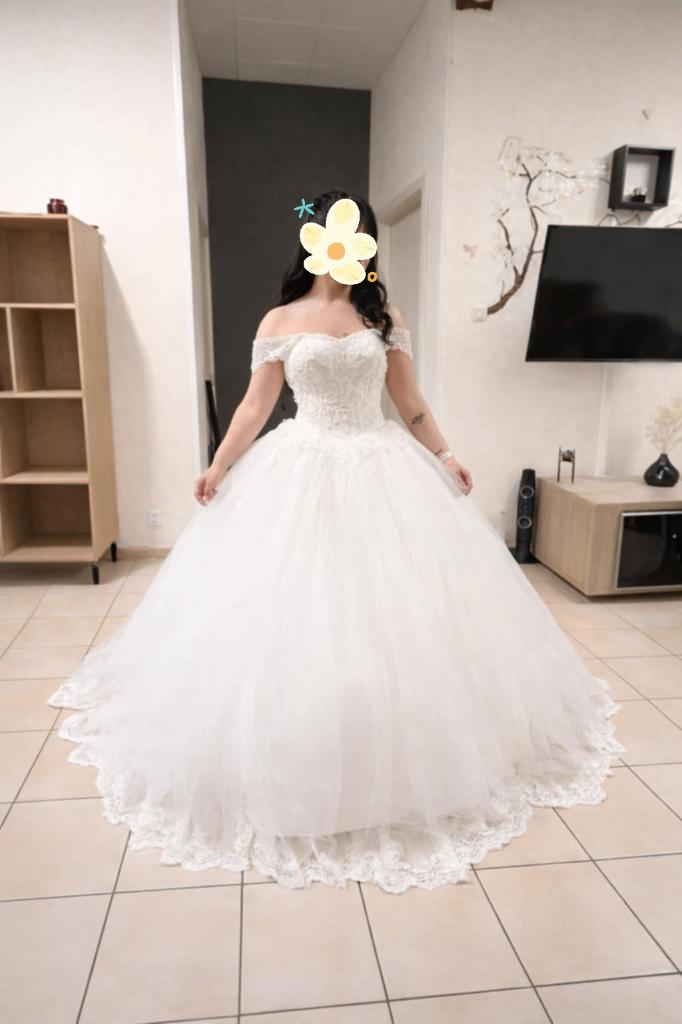 Robe de mariée, Taille 38/40 (M), Enlèvement, Porté, Blanc