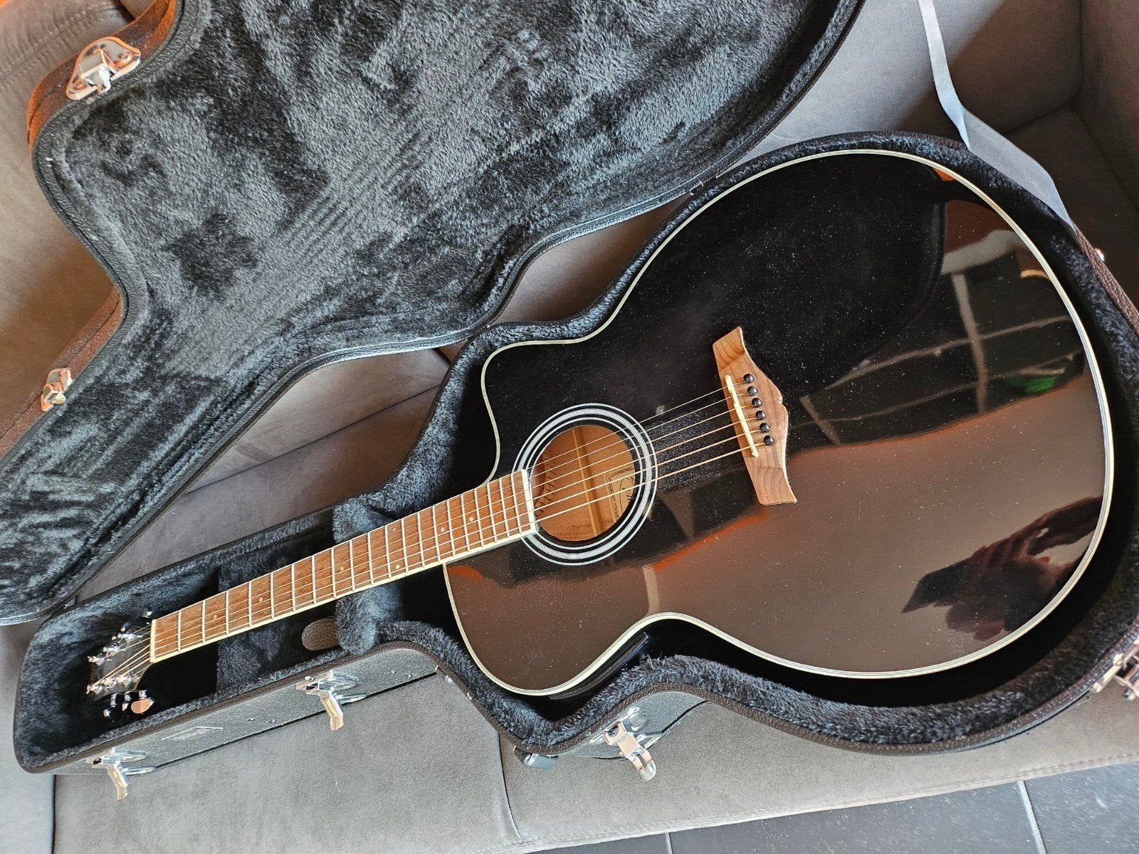 Kirkland semi akoestische gitaar met koffer, Ophalen, Gebruikt, Western- of Steelstringgitaar, Met koffer
