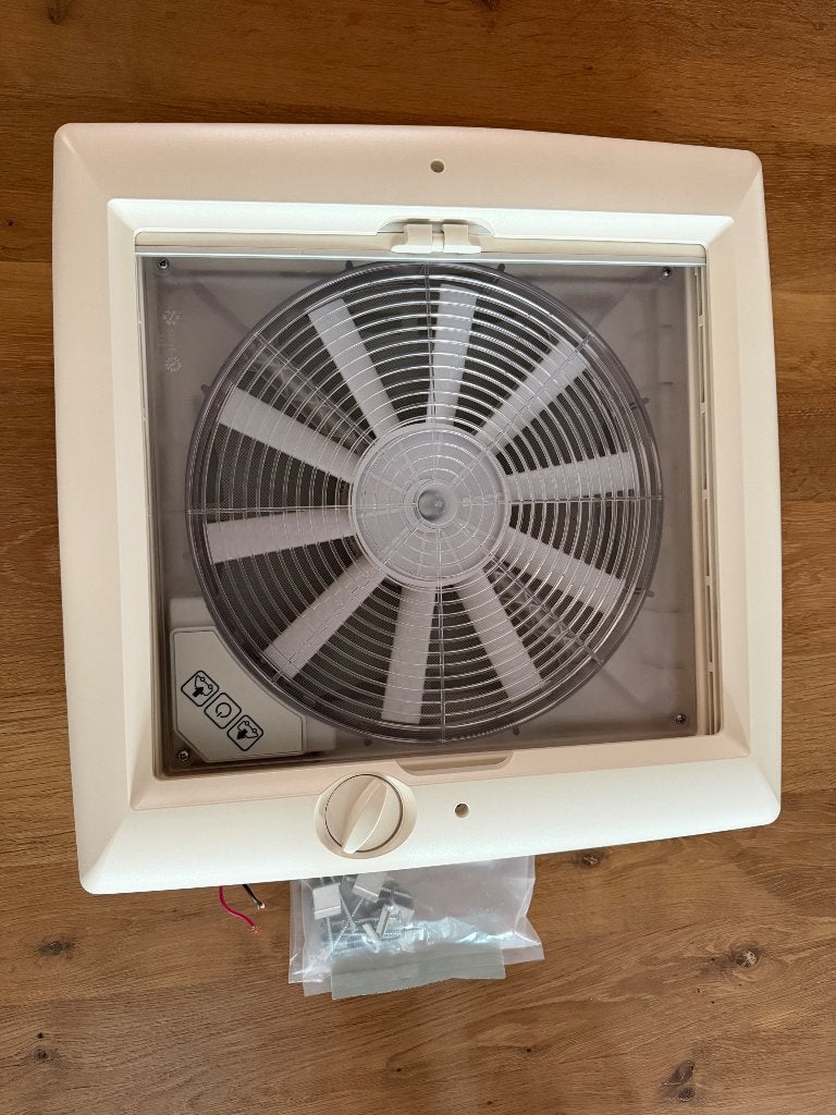 Thule Omni-vent 2009 12V dakventilator, Caravans en Kamperen, Particulier, Airco