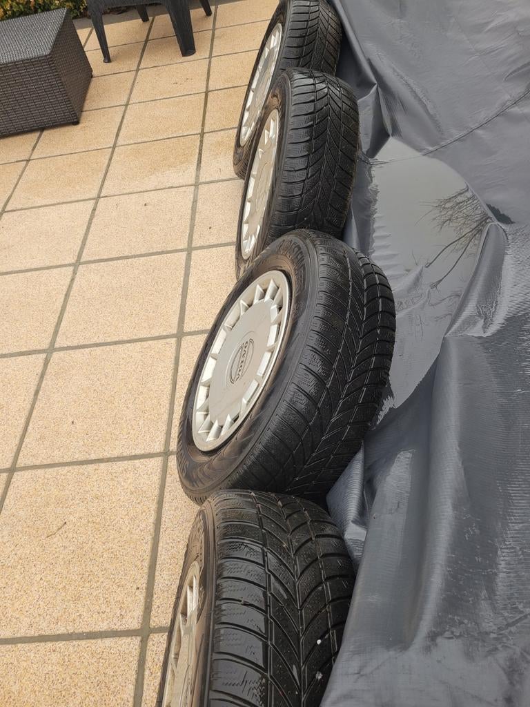 Autobanden op velg, Enlèvement