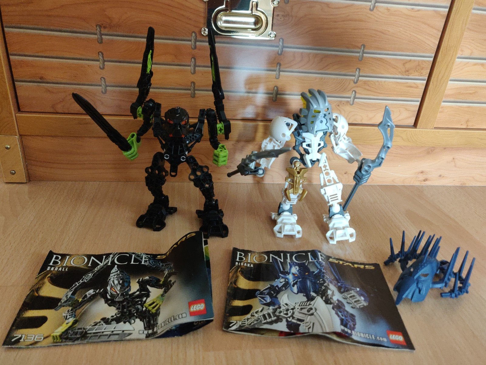 2 Lego bionicle 7135 & 7136, 2 intructions en masker, Enlèvement ou Envoi