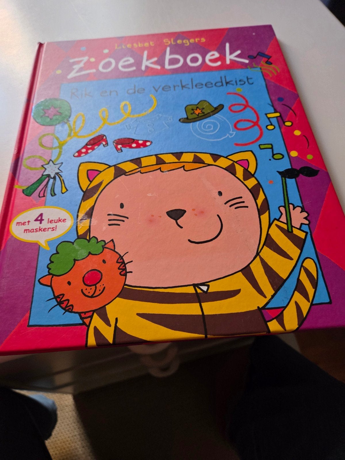 Rik en de verkleedkist, Enlèvement ou Envoi