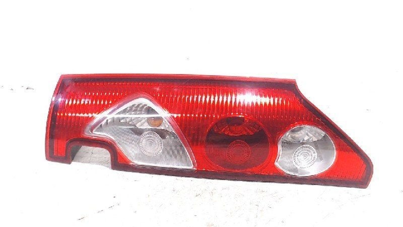 Achterlicht links buiten Renault Kangoo, Onderdelen@venauto.nl, Van der Ven Autorecycling B.V., Gebruikt, Ettenseweg 76, 4706 PB Roosendaal, The Netherlands