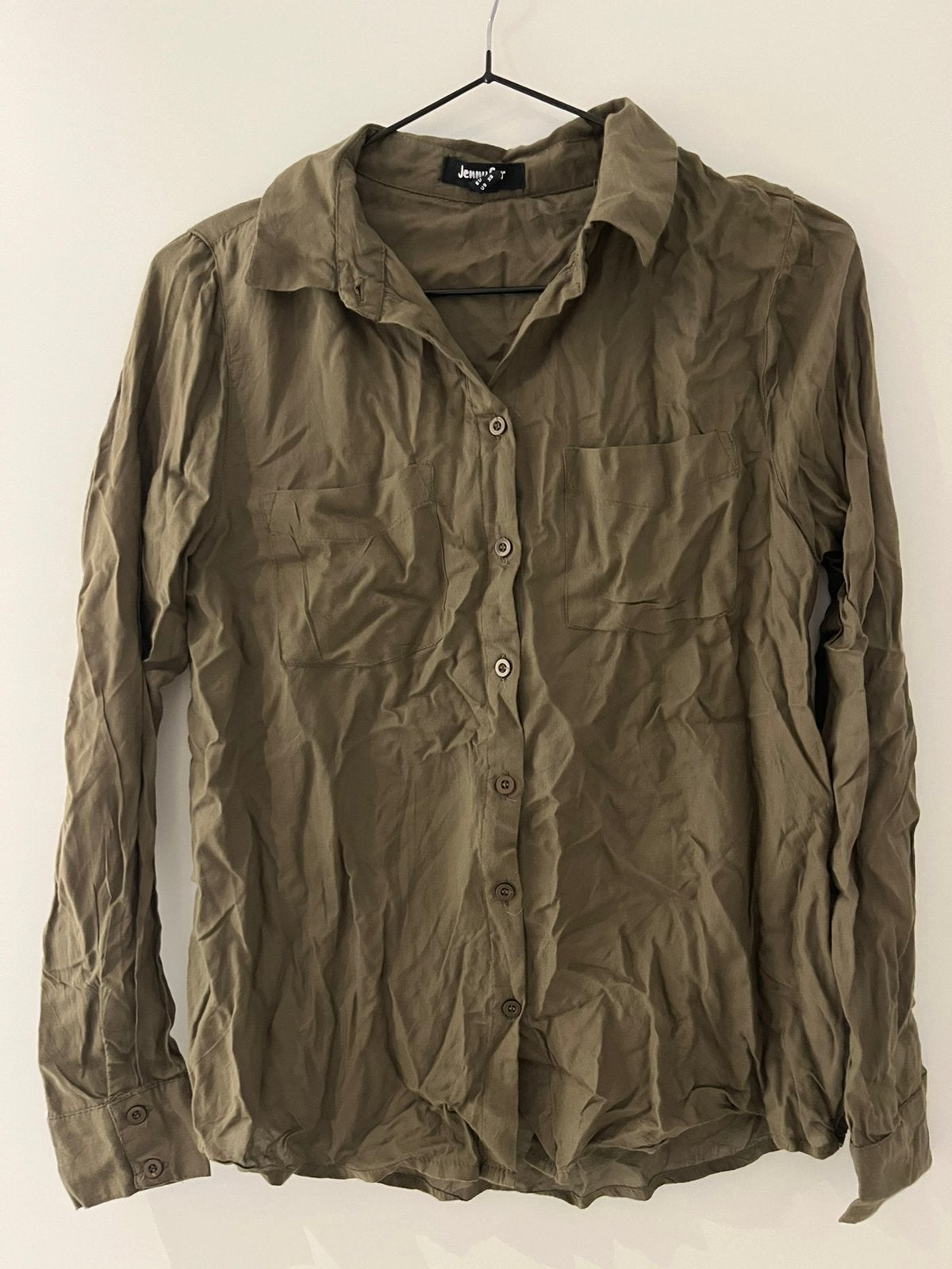 Jennyfer soepele blouse/hemd kaki met borstzakjes (maat XS), Kleding | Dames, Ophalen of Verzenden, Nieuw, Maat 34 (XS) of kleiner