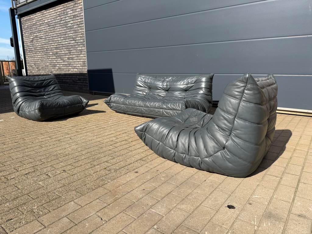 Ligne Roset Togo 3z & 2x 1z , 100% authentique en cuir gris, Enlèvement ou Envoi, Knoll vitra mah jong flos sede b&b italia artifort cassina edra