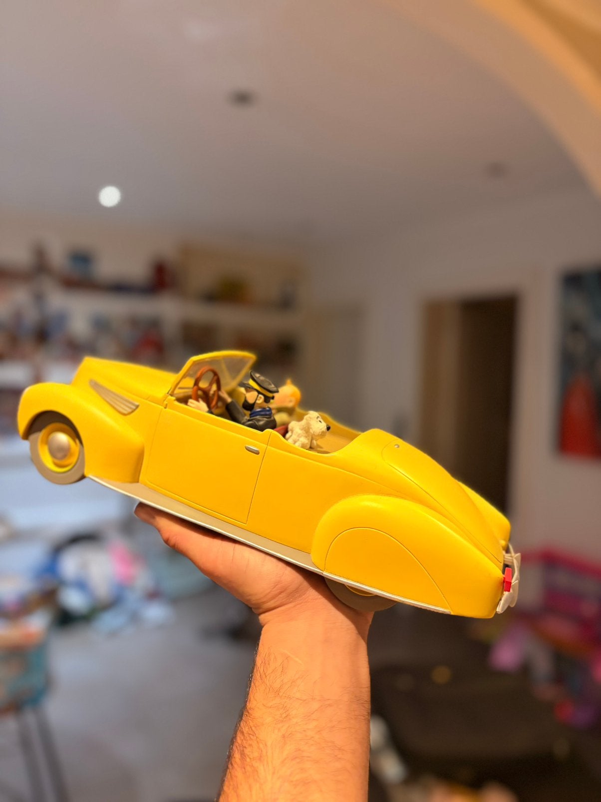 The limited edition of the 30cm Ford model Tintin in Congo