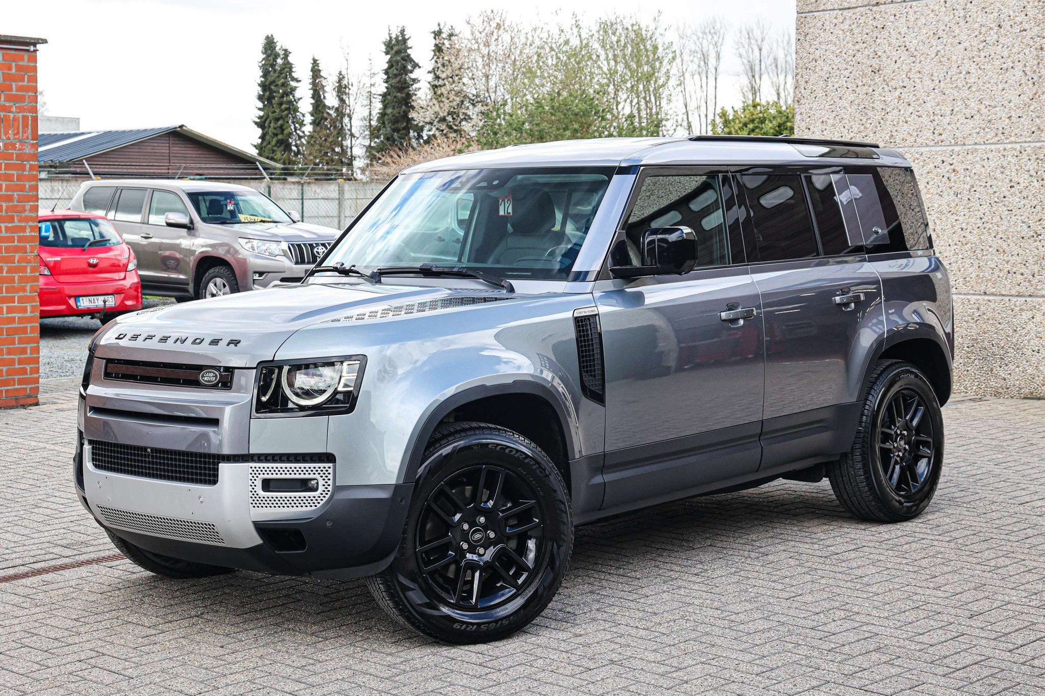 Land Rover Defender LICHTE-VRACHT*360°CAMERA*ZETELVERWARMIN, Auto's, Automaat, Gebruikt, Euro 6, 2996 cc