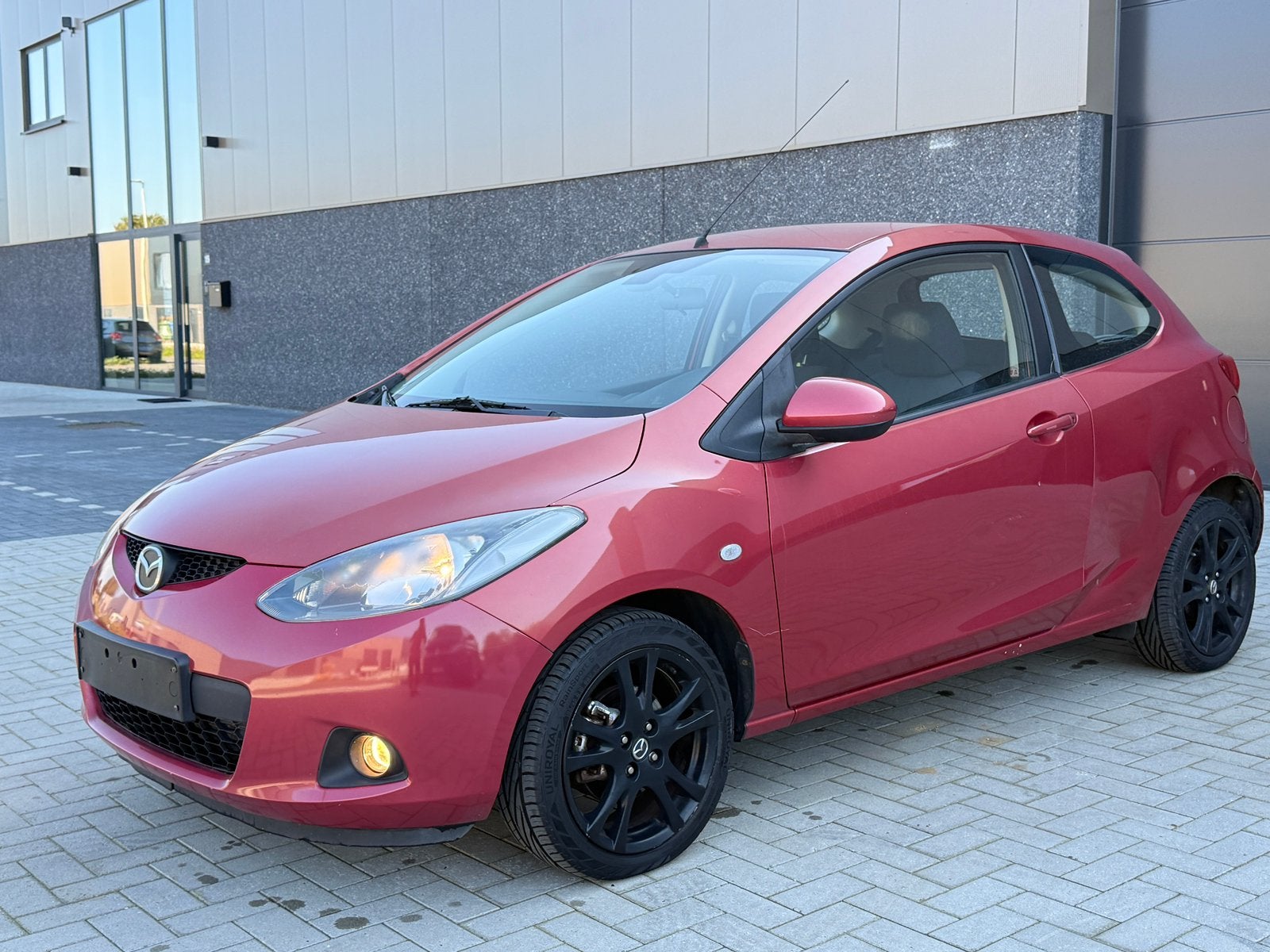 Mazda 2 - 1.5 benzine 175.000km airco 103 pk zetelverwarming, Autos, Achat, Boîte manuelle, Sièges chauffants, Particulier