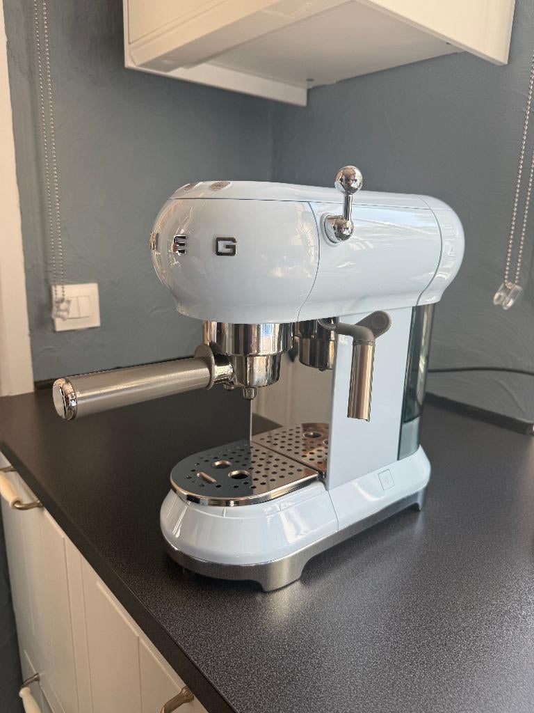 Cafetière SMEG Expresso 1,1 L BLEU Azur, Electroménager, Dosettes et capsules de café, Réservoir d'eau amovible, Enlèvement ou Envoi