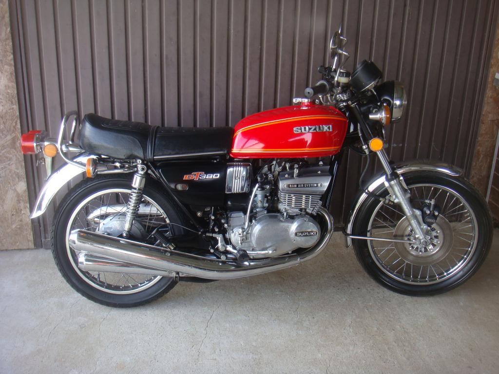 Suzuki 2 classic oldtimer bike, Motos, Motos | Oldtimers & Ancêtres, Occasion, Chopper, Échappement sport