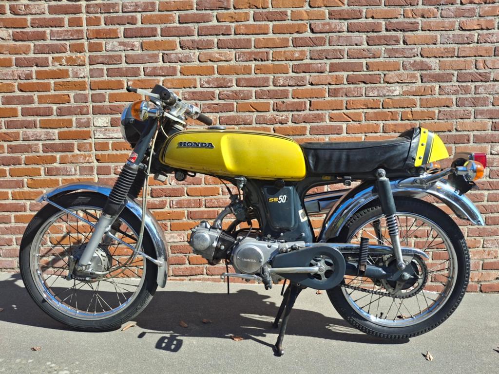 Honda ss50z , amper 9000 Originele km's, Fietsen en Brommers, Ophalen