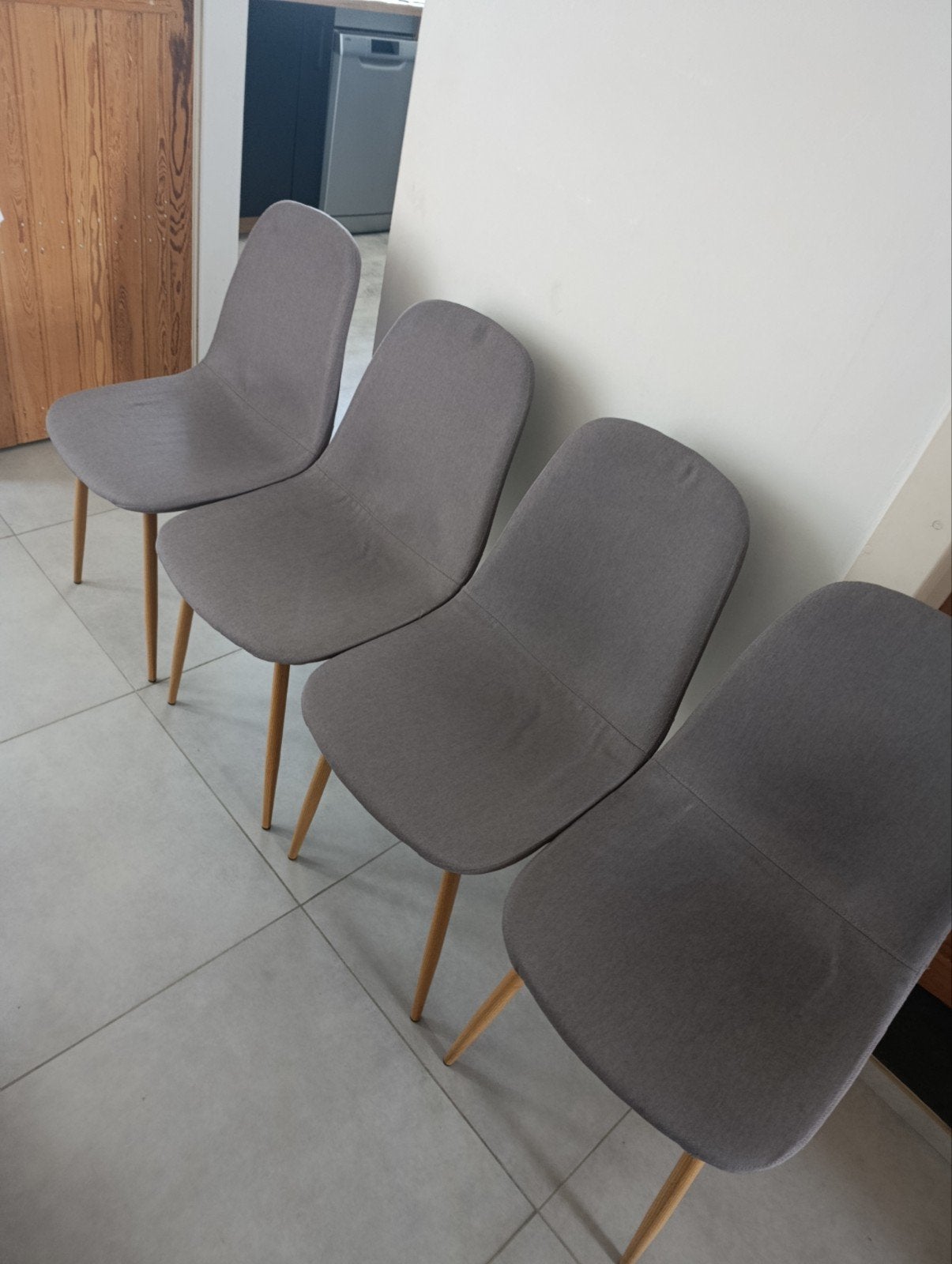 4 chaises en tissu gris/ pieds couleur chêne naturel, Maison & Meubles, Chaises, Enlèvement, Gris