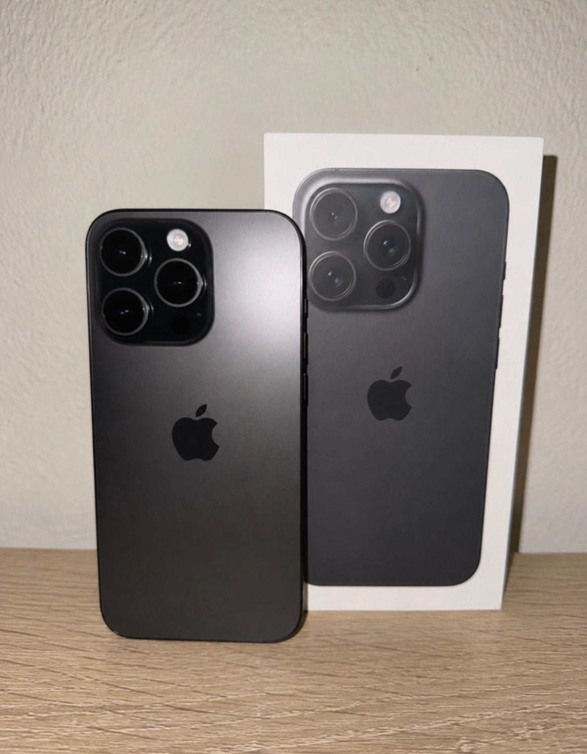 Apple iPhone 15 Pro noir 128 Go, batterie à 89 % complète, 128 GB, 89 %, Gris, Enlèvement ou Envoi