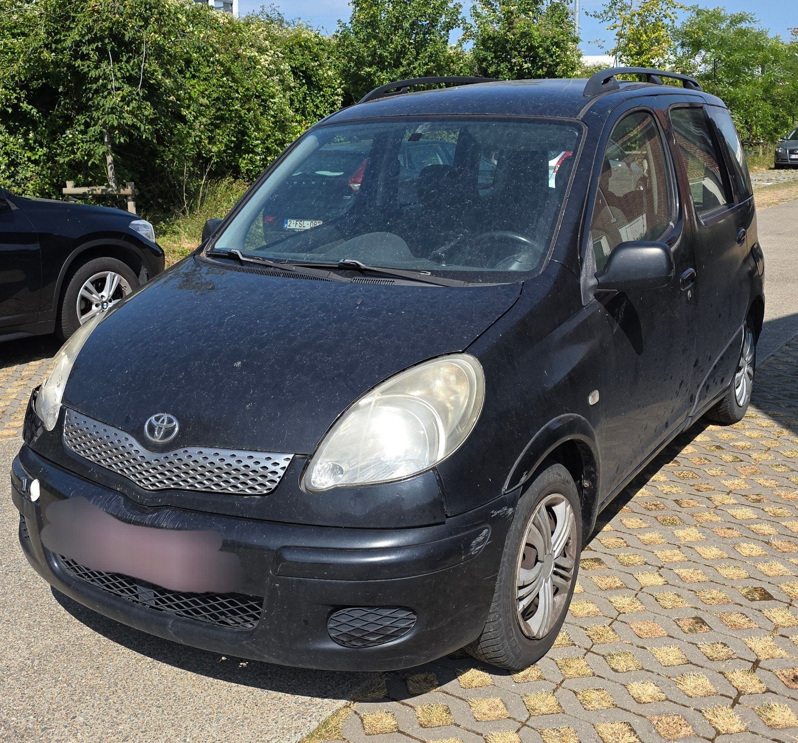 Verkocht. Toyota yaris verso 1,3 benzine 2005 export, Auto's, Toyota, Zwart, Handgeschakeld, 5 deurs, Euro 4