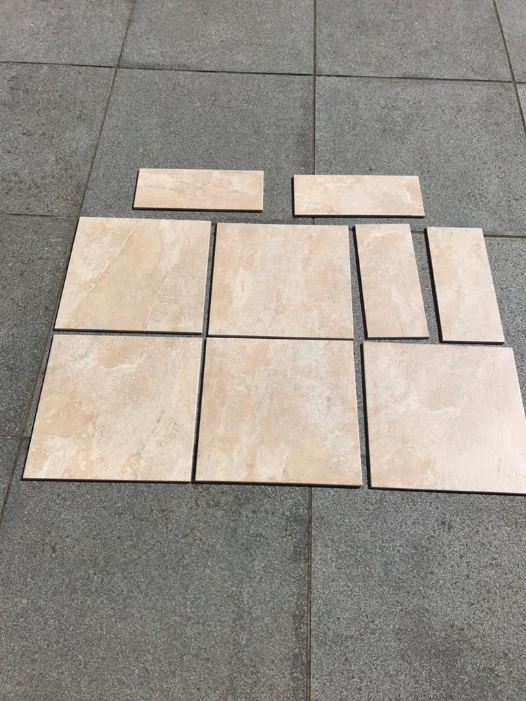 Restes de carreaux blancs/beiges, Jardin & Terrasse, Pavé & Dalles, Enlèvement