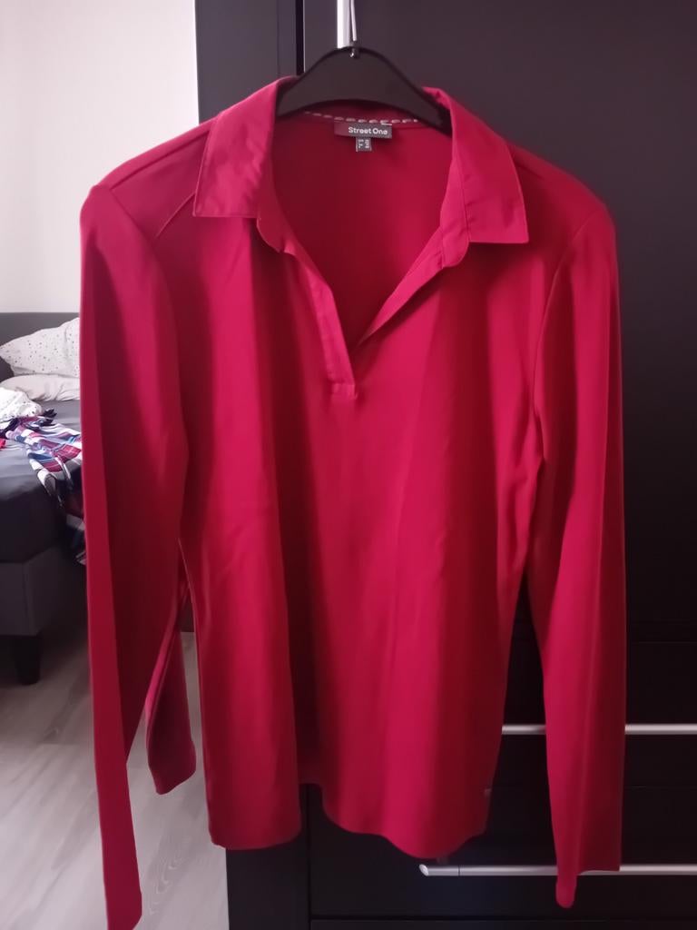 Mooie kledij voor dames €2.99, Ophalen, Zo goed als nieuw, Maat 38/40 (M), Rood