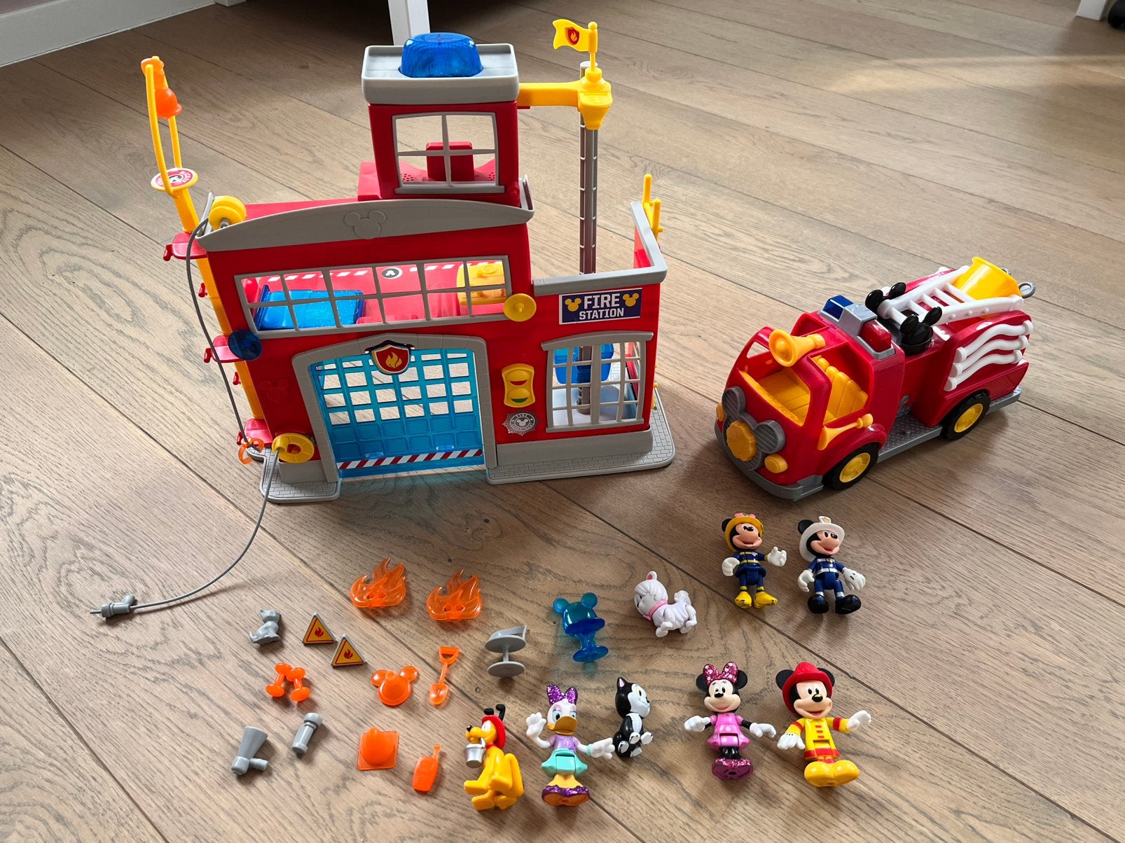 Mickey Mouse Brandweer, Kinderen en Baby's, Ophalen, Zo goed als nieuw